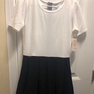 BNWT LuLaRoe Amelia Dress M